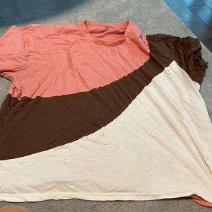 Urban Heritage size extra large made in Bangladesh pink, white and brown